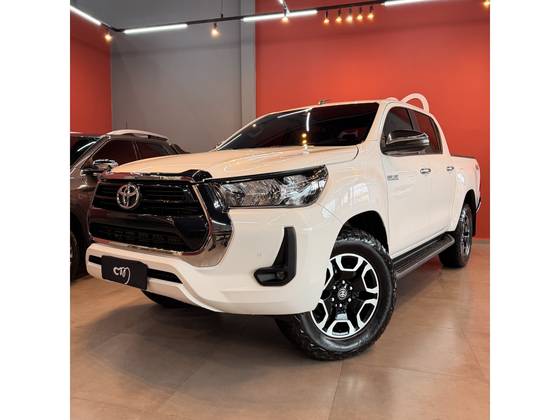 TOYOTA HILUX 2.8 D-4D TURBO DIESEL CD SRV 4X4 AUTOMÁTICO TOYOTA HILUX 2.8 D-4D TURBO DIESEL CD SRV 4X4 AUTOMÁTICO